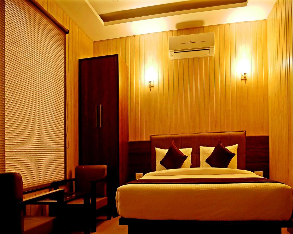 Hotel Trance Ganga Tapovan Exterior foto